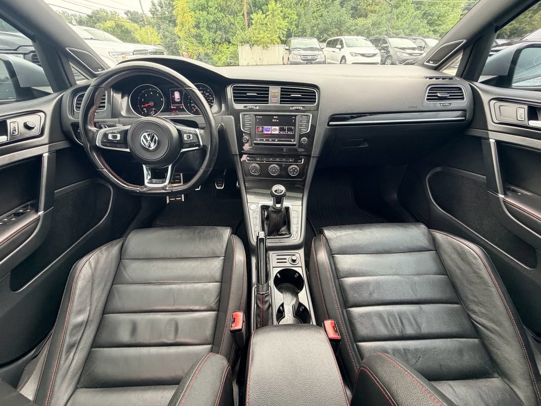 Used 2017 Volkswagen GTI SE FWD image 19