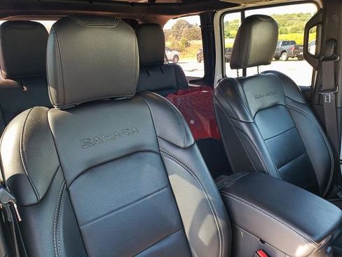 Used 2021 Jeep Wrangler Unlimited Sahara image 26