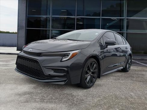 Used 2025 Toyota Corolla SE image 5