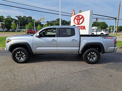 Used 2023 Toyota Tacoma TRD Off-Road AWD/4WD image 12
