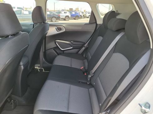 Used 2025 Kia Soul LX w/ LX Technology Package FWD image 13