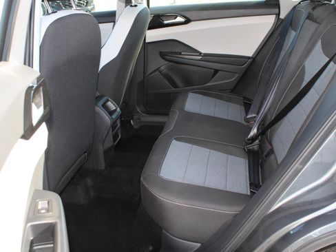 Used 2025 Volkswagen Taos S image 17