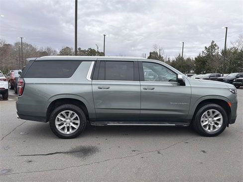 Used 2023 Chevrolet Suburban Premier image 6