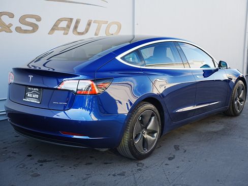 Used 2018 Tesla Model 3 Long Range image 4
