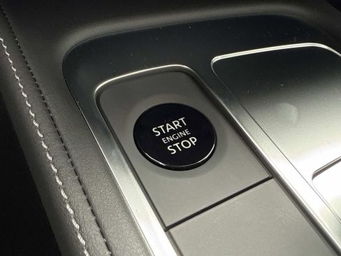 New 2026 INFINITI QX60 Luxe w/ Family Package image 8