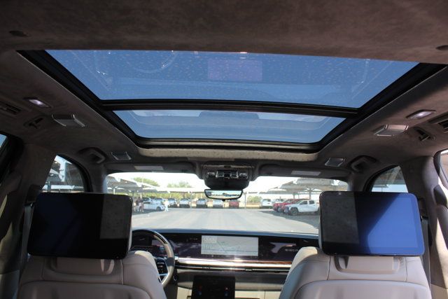 Used 2025 Cadillac Escalade Sport Platinum w/ LPO, ONYX Package AWD/4WD image 20