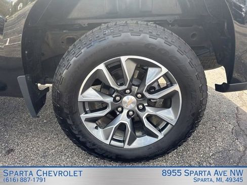 Used 2025 Chevrolet Silverado 1500 LT AWD/4WD image 12