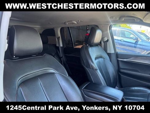 Used 2023 Jeep Grand Cherokee Limited w/ Luxury Tech Group II AWD/4WD image 23