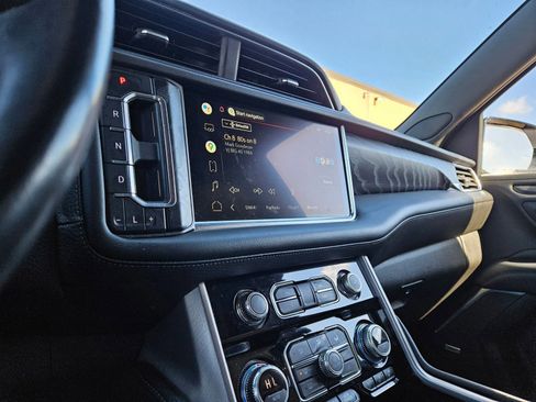 Used 2022 GMC Yukon XL Denali image 15