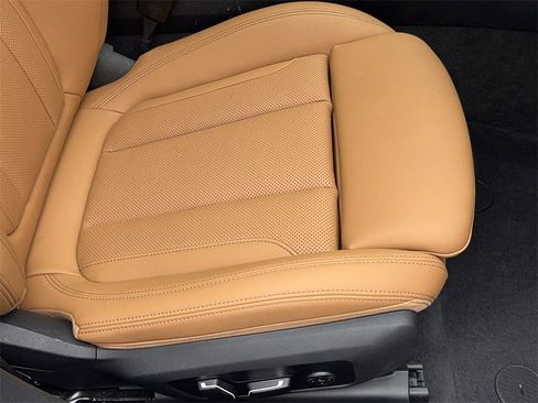 Used 2025 BMW i4 eDrive40 w/ Premium Package image 51