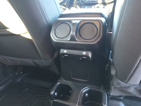 Used 2020 Jeep Gladiator Sport w/ Quick Order Package 23S image 17