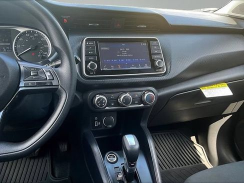 Used 2025 Nissan Kicks Play S FWD image 9