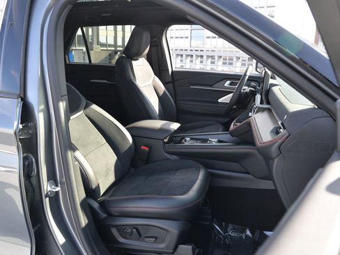 Used 2025 Ford Explorer ST w/ Sun And Sound Package image 13