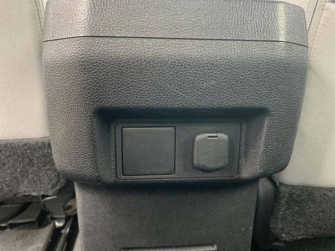 Certified 2025 Toyota Tacoma TRD Off-Road AWD/4WD image 31