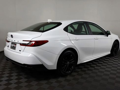 Used 2025 Toyota Camry SE AWD/4WD image 8
