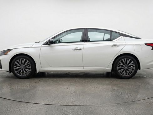 Used 2025 Nissan Altima 2.5 SV image 5