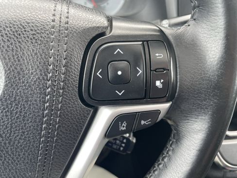 Used 2019 Toyota Sienna SE w/ SE Preferred Package AWD/4WD image 16