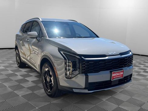 New 2026 Kia Sportage EX image 3