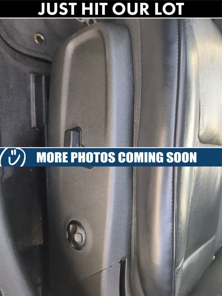 Used 2015 Chrysler 300 C RWD image 19