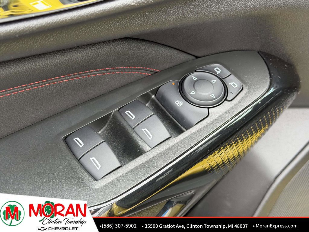 Used 2025 Chevrolet Trax RS w/ Driver Confidence Package FWD image 17