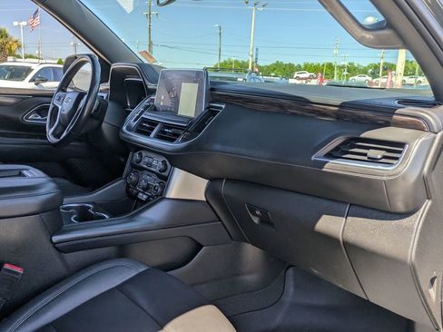Used 2022 Chevrolet Suburban LT AWD/4WD image 30