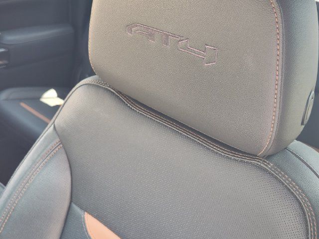 Used 2022 GMC Sierra 1500 AT4 w/ AT4 Premium Package AWD/4WD image 15