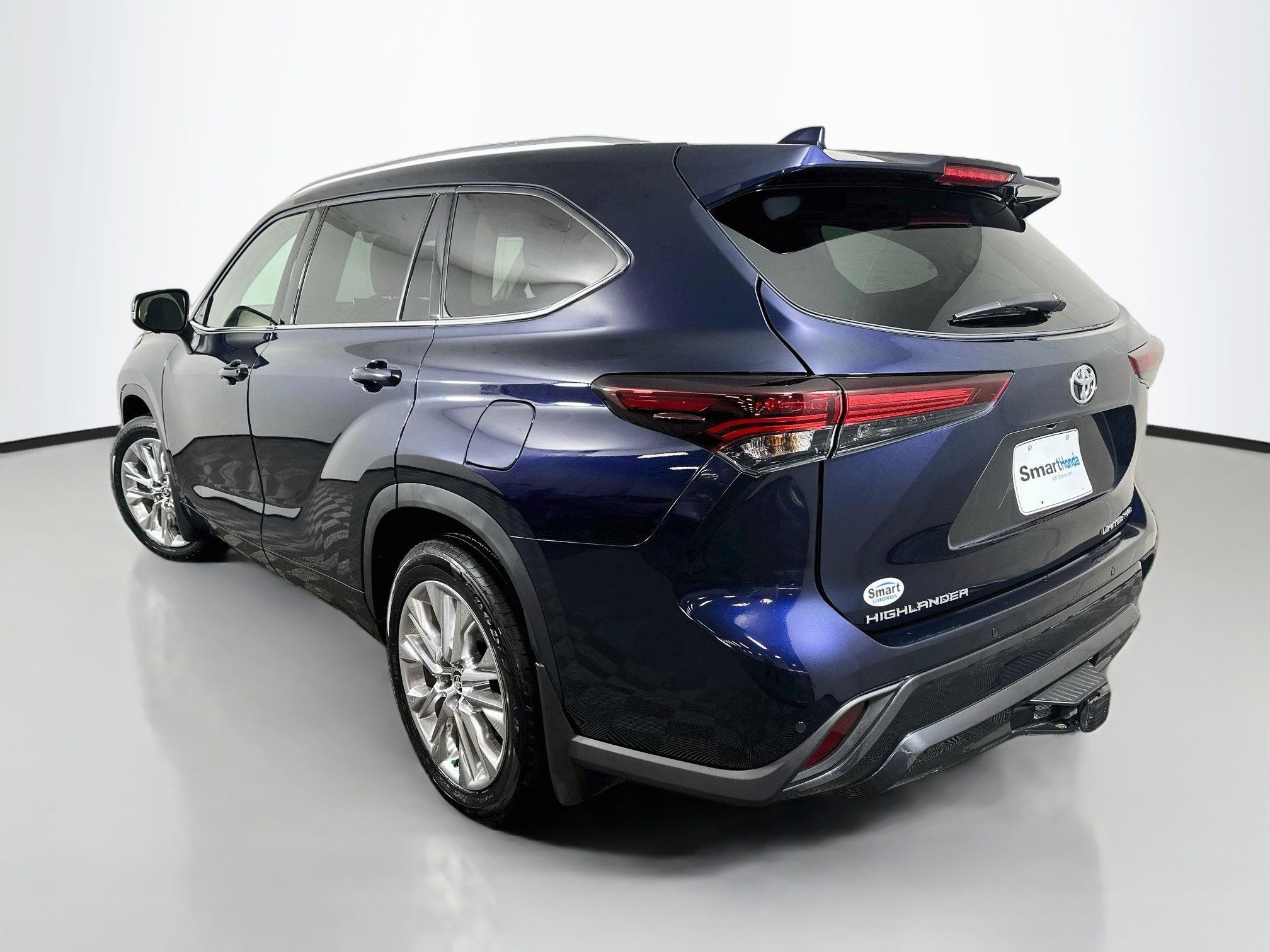 Used 2026 Toyota Highlander Limited AWD/4WD image 5