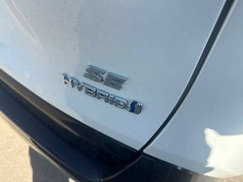 Used 2024 Toyota RAV4 SE AWD/4WD image 4