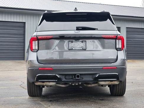 Used 2025 Ford Explorer ST-Line w/ ST-Line Street Pack AWD/4WD image 6