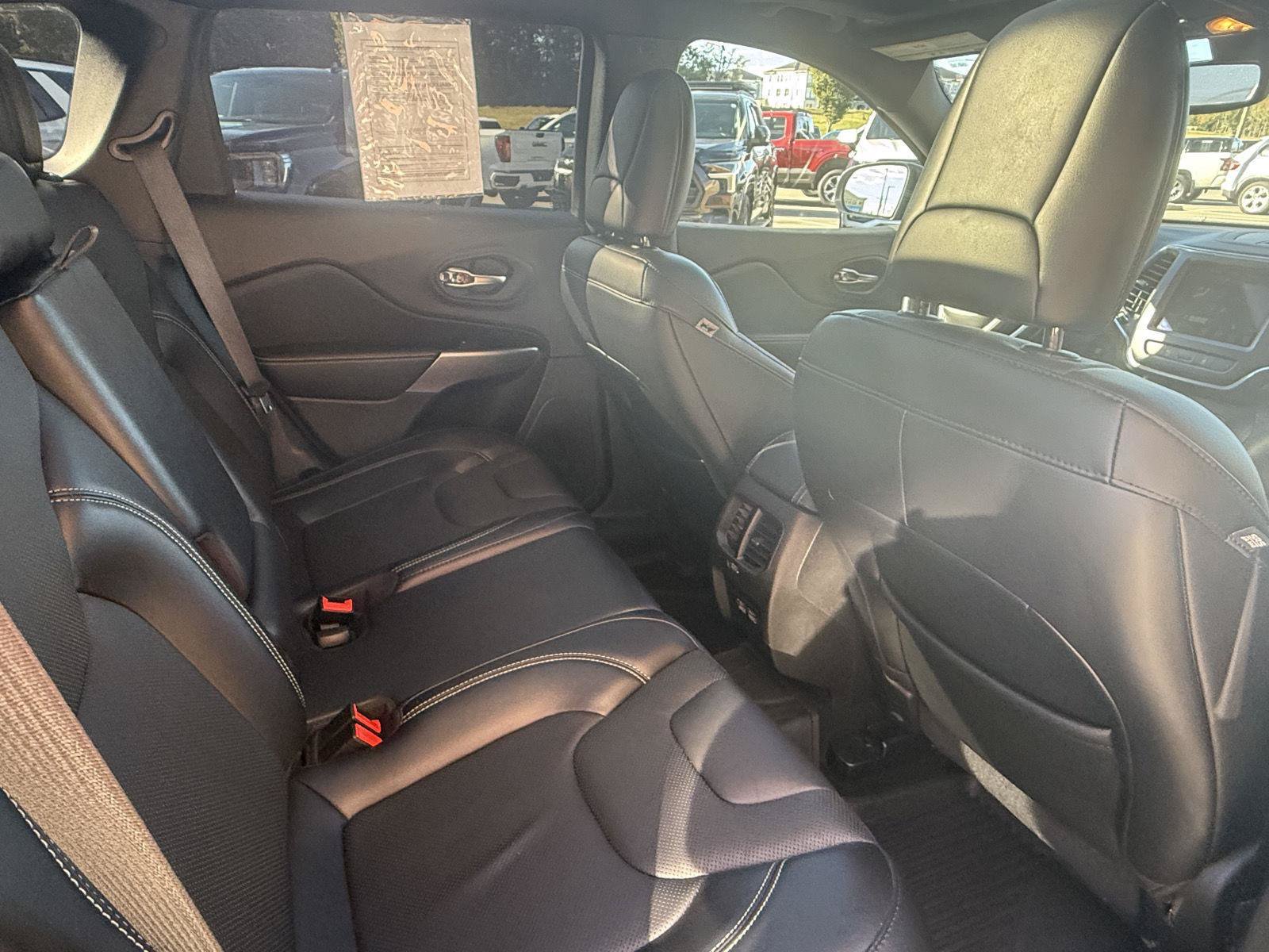 Used 2021 Jeep Cherokee Latitude Lux 80th Anniv w/ Quick Order Package 26U 80TH AWD/4WD image 24