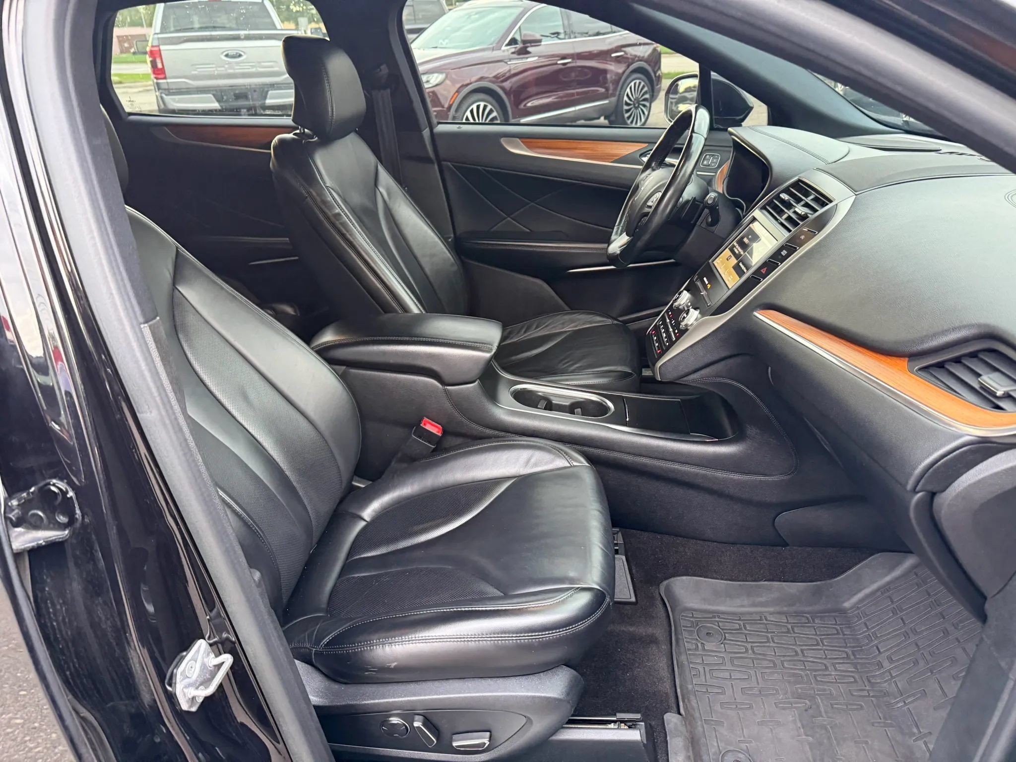 Used 2019 Lincoln MKC Select w/ MKC Climate Package FWD image 31