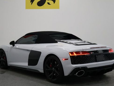 Used 2021 Audi R8 V10 w/ Premium Package image 9