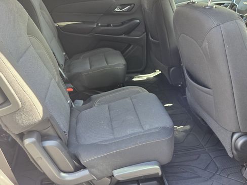 Used 2020 Chevrolet Traverse LT FWD image 11