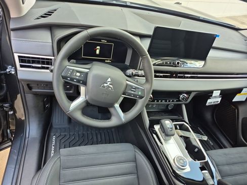 New 2025 Mitsubishi Outlander SE image 84