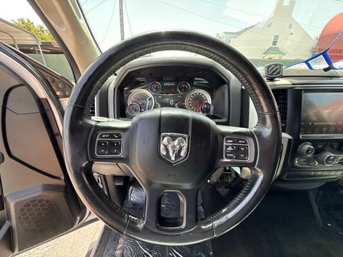 Used 2017 RAM 1500 Big Horn RWD image 8