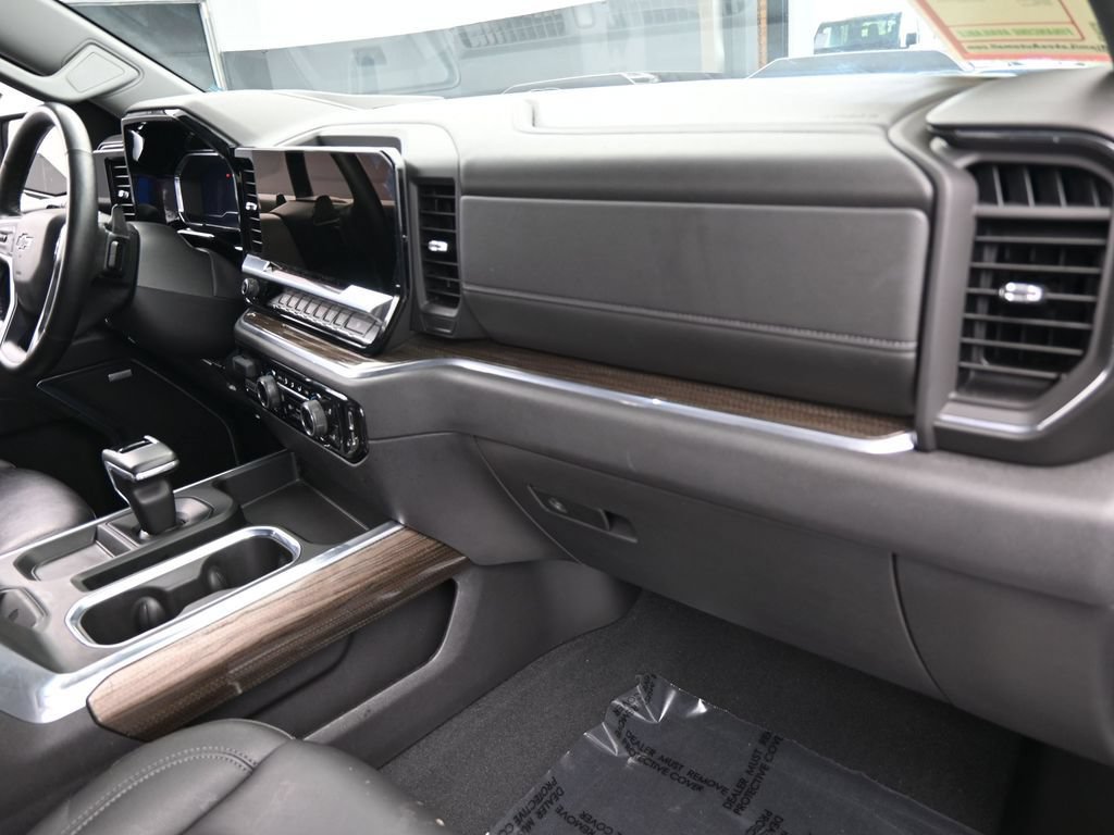 Used 2024 Chevrolet Silverado 1500 LT Trail Boss w/ LT Trail Boss Premium Package AWD/4WD image 51