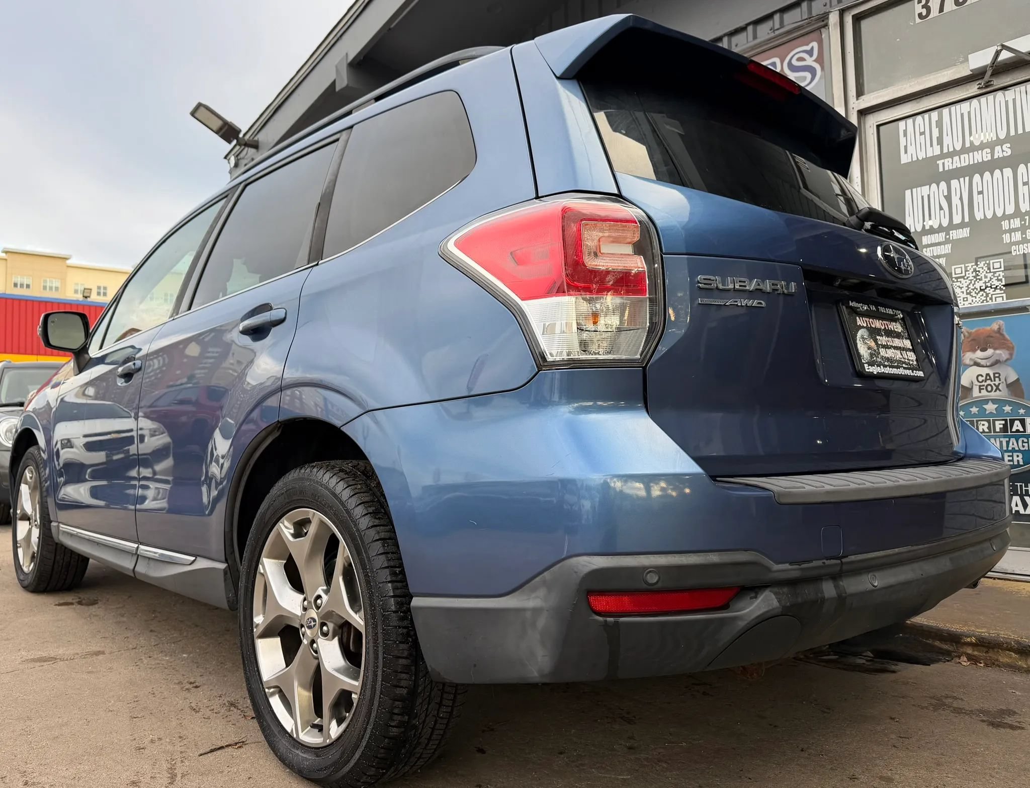 Used 2017 Subaru Forester 2.5i Touring AWD/4WD image 3