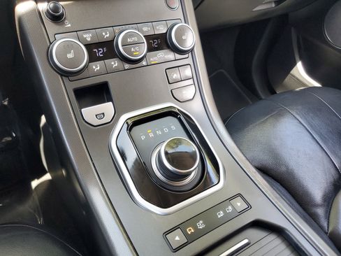 Used 2019 Land Rover Range Rover Evoque SE image 27