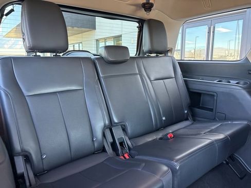 Used 2024 Ford Expedition XLT image 19