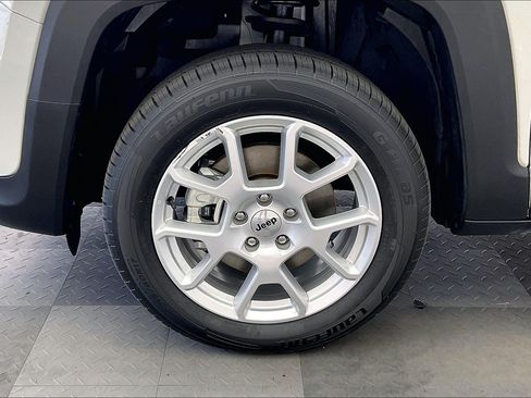 Used 2022 Jeep Renegade Latitude AWD/4WD image 7