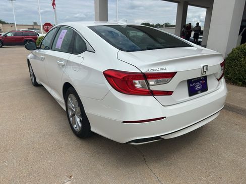 Used 2019 Honda Accord LX image 10