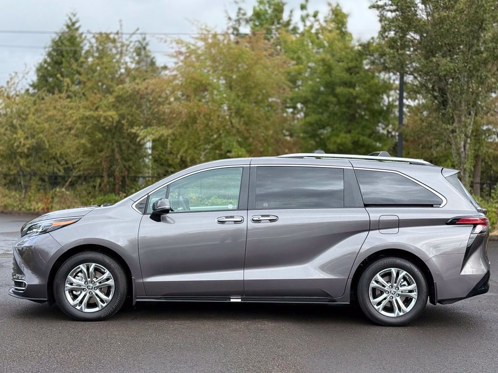 Used 2024 Toyota Sienna Platinum AWD/4WD image 2