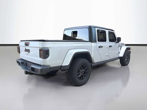 Used 2022 Jeep Gladiator Sport AWD/4WD image 3