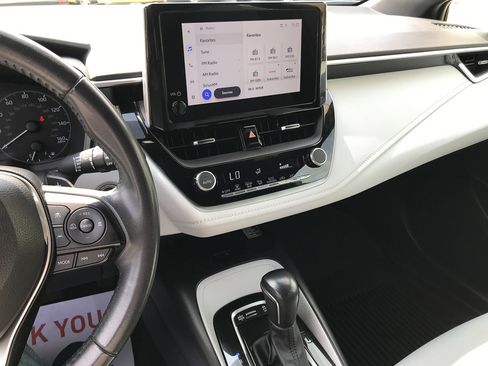 Used 2024 Toyota Corolla SE w/ SE Package FWD image 19