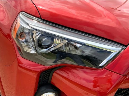 Used 2021 Toyota 4Runner SR5 Premium AWD/4WD image 36