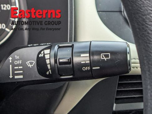 Used 2023 Nissan Rogue SV AWD/4WD image 31