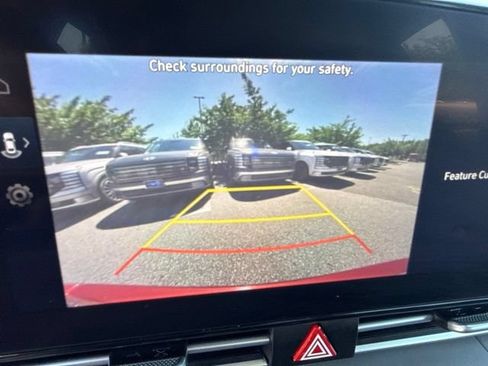 Used 2023 Hyundai Elantra SEL w/ Convenience Package FWD image 11