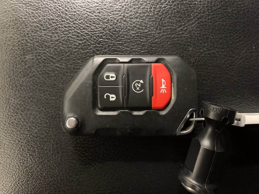 Used 2023 Jeep Gladiator Sport AWD/4WD image 31