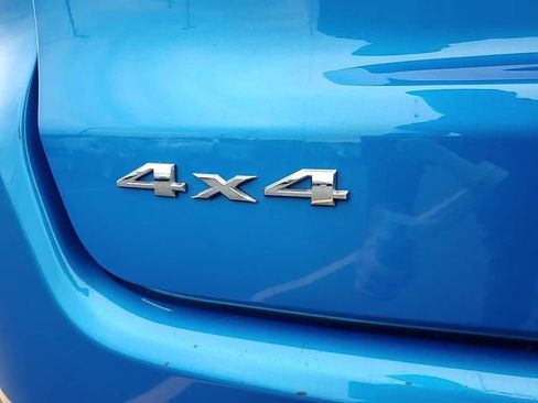 Used 2023 Jeep Compass Sport image 7