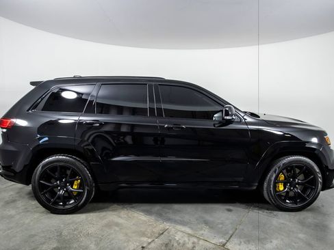 Used 2018 Jeep Grand Cherokee Trackhawk AWD/4WD image 4